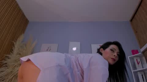 Pau online show from November 7, 8:03 pm