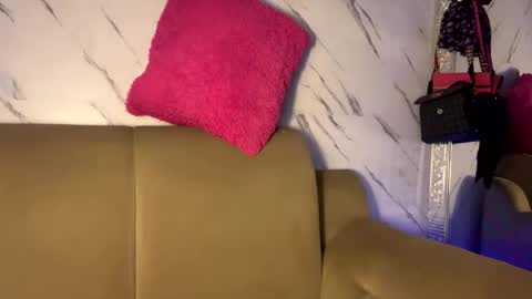   online show from February 18, 4:39 pm