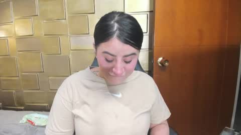 paulinabelen21 online show from May 12, 3:59 am