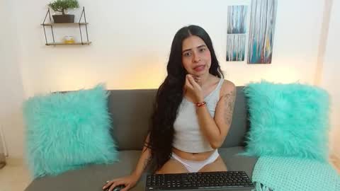 Snapshot of paulinna_vega chatting on January 30, 12:18 am Paulinna online show from January 30, 12:18 am