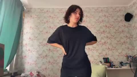 lilyyyyy online show from June 23, 7:28 am
