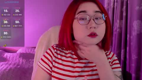 Snapshot of peach_shy chatting on October 20, 7:44 am Lilian online show from October 20, 7:44 am