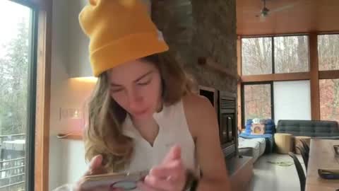 Effyyyyy online show from October 31, 1:15 pm