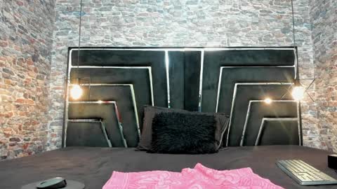 Wen  online show from April 10, 12:00 pm