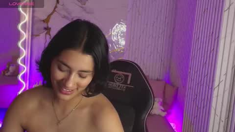 peachy_tay online show from March 24, 11:59 am