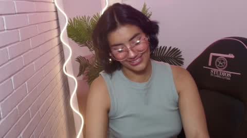 peachy_tay online show from November 27, 12:30 pm