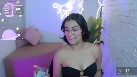 peachy_tay online show from October 29, 11:36 am