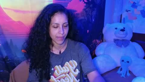 PeachyKeenTV online show from December 3, 5:19 am