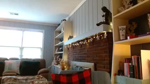 pegggggysue69 online show from April 5, 10:31 pm