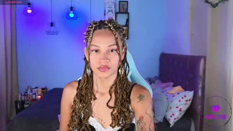 Snapshot of peggy_funn chatting on December 31, 12:21 am peggy-funn online show from December 31, 12:21 am
