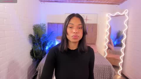 Snapshot of penelope_tay chatting on March 10, 3:45 am penelope online show from March 10, 3:45 am