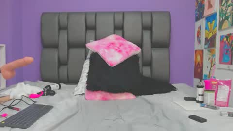Snapshot of penelopee_cooper chatting on October 5, 2:11 pm Gaby online show from October 5, 2:11 pm