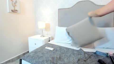 penelopeowenn online show from April 1, 8:59 am