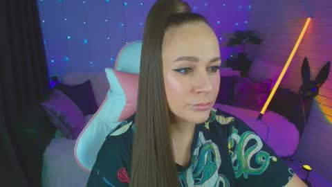 Dia  online show from October 1, 9:31 pm