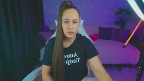 Dia  online show from September 12, 7:21 pm