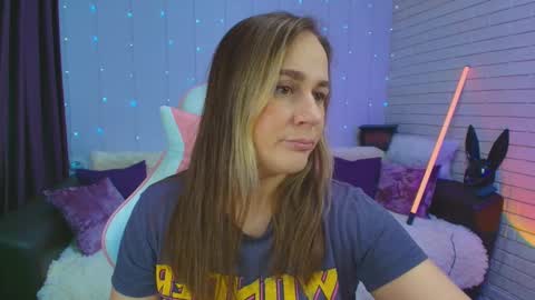 Dia  online show from March 1, 3:32 am