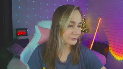 Dia  online show from December 6, 9:01 pm