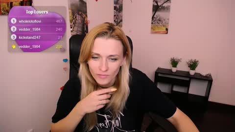 Mia online show from September 30, 7:14 am