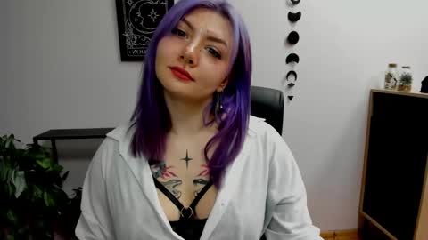 Gabbie online show from February 23, 3:01 pm