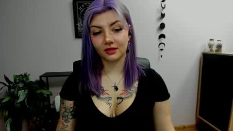 Gabbie online show from December 8, 8:09 am