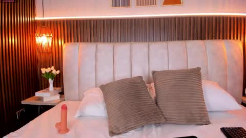 PerlaPreciosa online show from March 31, 4:34 am