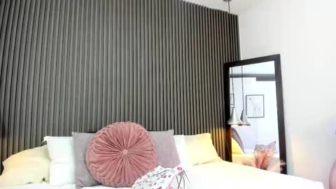 Snapshot of pervert_lizza chatting on September 23, 11:30 am Lizza online show from September 23, 11:30 am