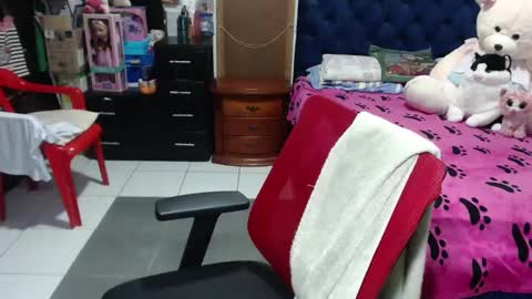 Snapshot of pervert_mommy_x chatting on February 14, 8:15 pm SAMY online show from February 14, 8:15 pm
