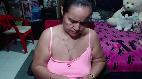 Snapshot of pervert_mommy_x chatting on February 13, 9:09 am SAMY online show from February 13, 9:09 am