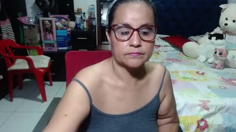 Snapshot of pervert_mommy_x chatting on January 27, 11:11 am SAMY online show from January 27, 11:11 am