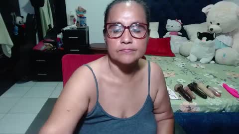 Snapshot of pervert_mommy_x chatting on September 9, 2:06 pm SAMY online show from September 9, 2:06 pm