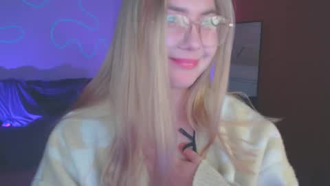 Snapshot of petalkiss chatting on October 20, 6:33 pm petalkiss online show from October 20, 6:33 pm