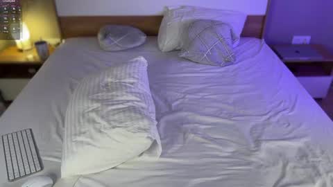 petalpage online show from November 24, 4:47 am