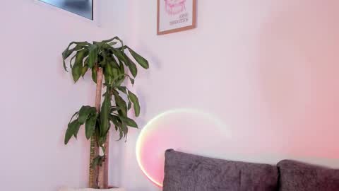 Im Rosse but u can call me Rossie or Rosita . online show from December 15, 4:23 pm