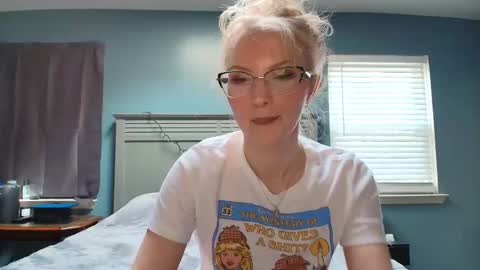 Little cupcake online show from March 24, 6:46 pm