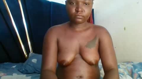 petite_shan online show from March 17, 6:28 am