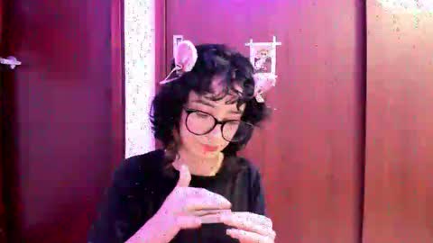 Lunna online show from November 7, 12:38 am