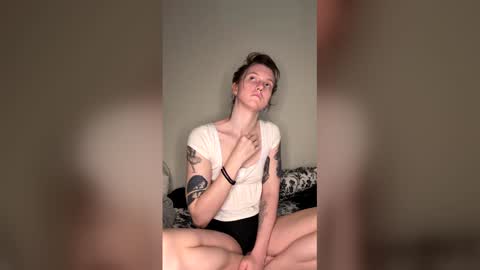 I am very new and dont know what im doing lol online show from April 19, 10:23 pm