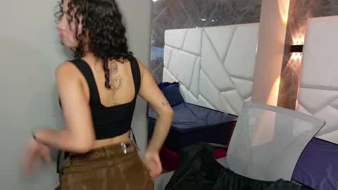 Moon  online show from October 25, 1:30 pm