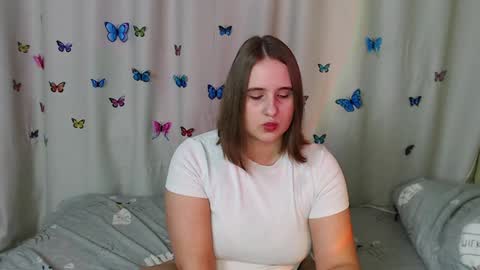 Snapshot of phantommira chatting on January 22, 6:20 pm phantommira online show from January 22, 6:20 pm