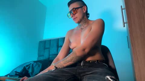 PHILLIP online show from April 22, 10:07 pm