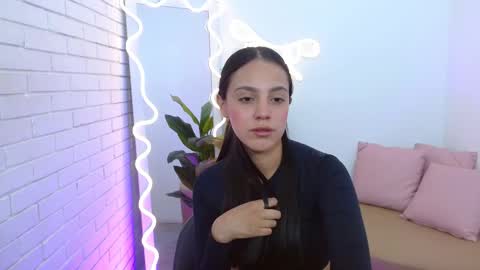 Snapshot of pia_tay chatting on October 3, 8:14 pm PIA online show from October 3, 8:14 pm