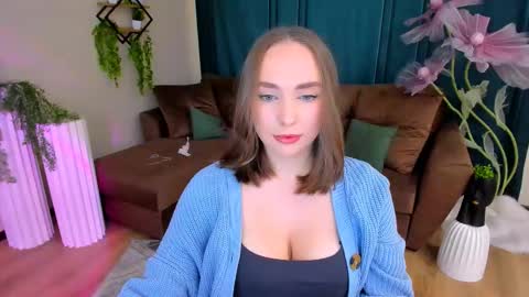 Emelie online show from September 17, 7:45 pm