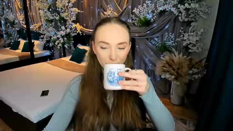 Emelie online show from March 9, 10:19 am