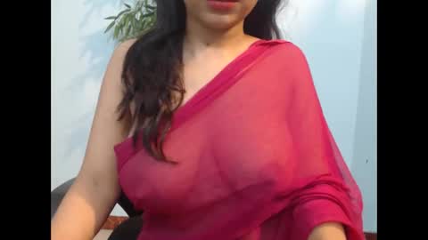 Snapshot of pilowprincess chatting on December 4, 6:17 pm Sayra online show from December 4, 6:17 pm