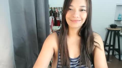 Snapshot of pinay_beauty14 chatting on October 16, 3:53 am pinay beauty14 online show from October 16, 3:53 am