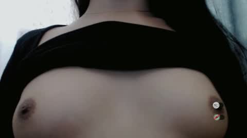 Snapshot of pinay_pearl chatting on October 25, 5:15 am Pearly online show from October 25, 5:15 am