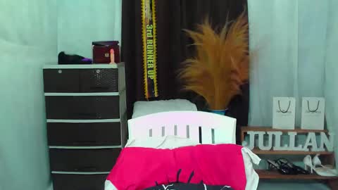 jilian  online show from December 3, 12:57 am