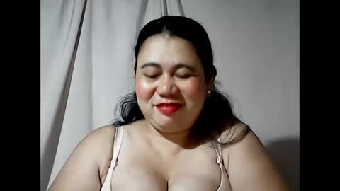 pinaymama12345 online show from February 14, 11:29 pm