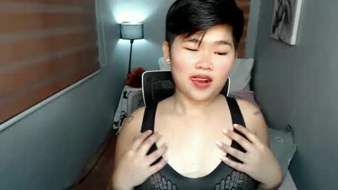 Lyn the Lesbian online show from January 9, 2:43 am