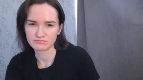 Snapshot of pineapple__mood chatting on February 20, 6:06 am online show from February 20, 6:06 am